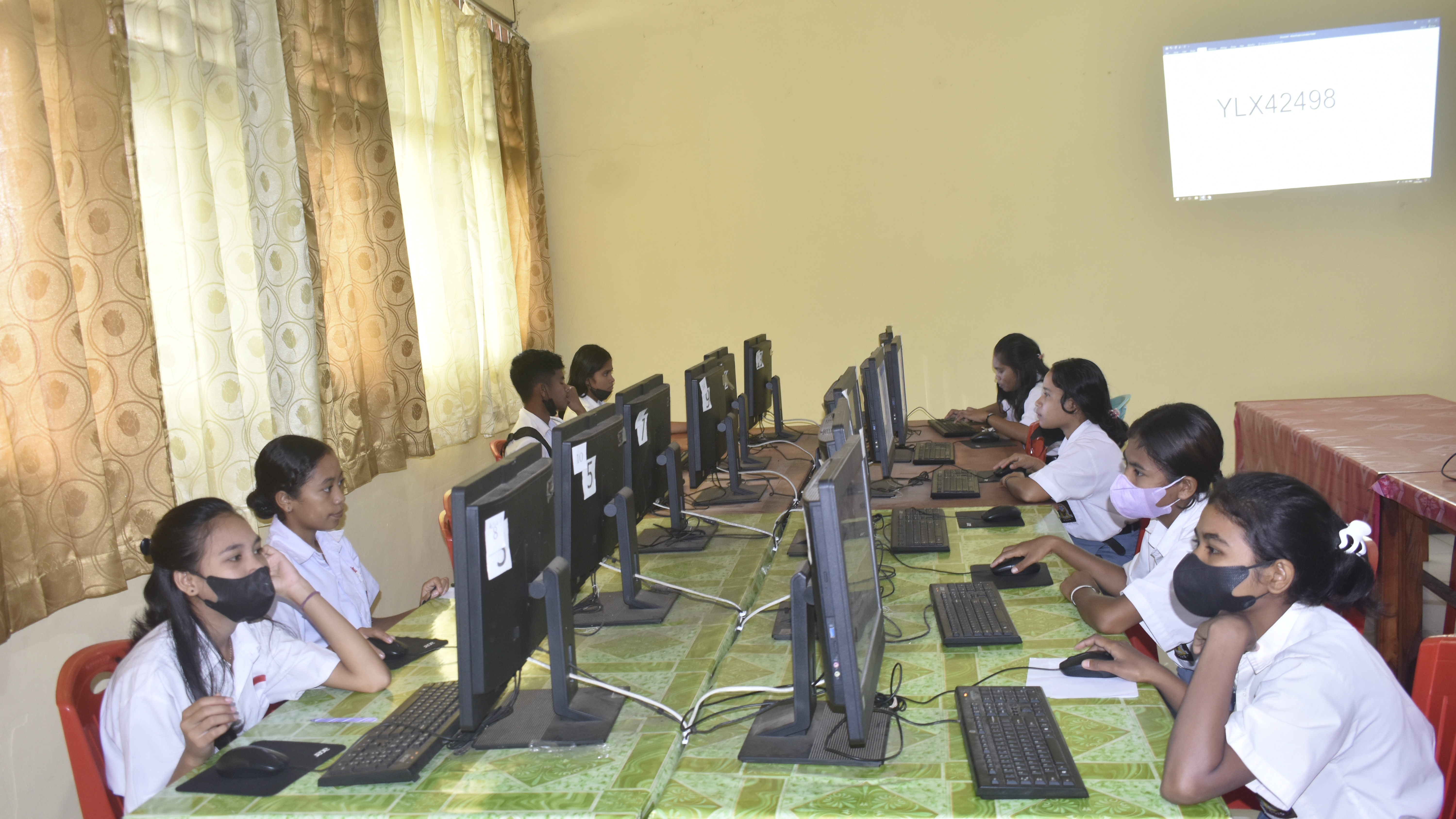 UJIAN SEMESTER VI BERBASIS ONLINE DENGAN MENGGUNAKAN APLIKASI CBT